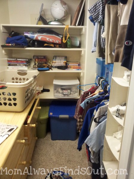 Messy Closet - Yikes! #GetOrganized