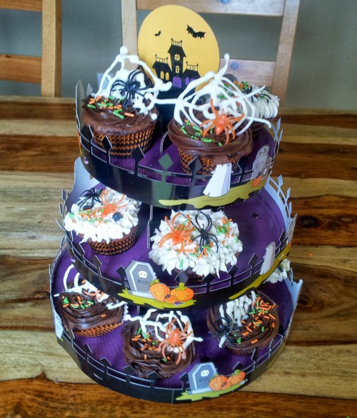 halloween cupcake stand #goodcookcom